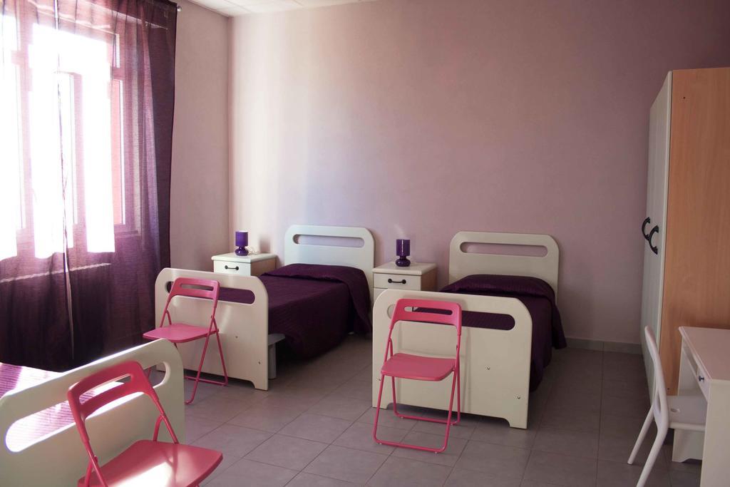 Casa Per Ferie Raggio Di Sole Bed and Breakfast Ceriale Værelse billede